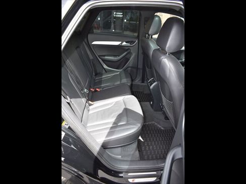 Used 2018 Audi Q3 2.0T Premium FWD image 25