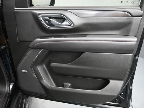 Used 2021 Chevrolet Suburban RST w/ Rear Media and Nav Package image 22