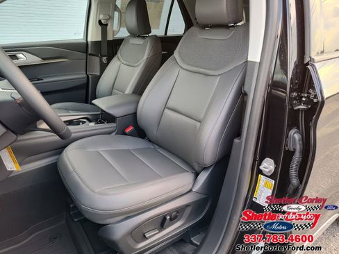 New 2025 Ford Explorer Active w/ Active Comfort Package image 8