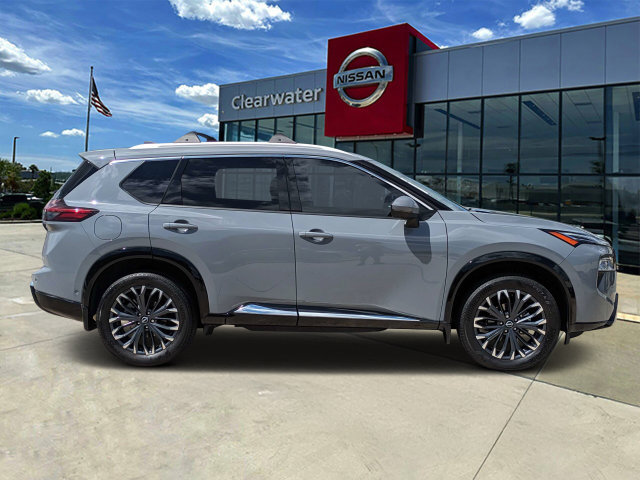 Certified 2025 Nissan Rogue Platinum FWD image 3