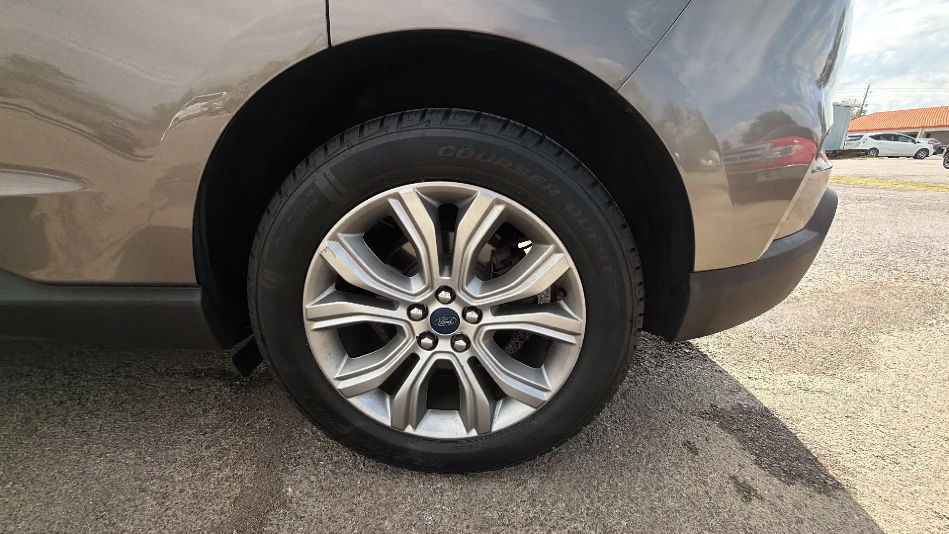 Used 2019 Ford Edge Titanium FWD image 38