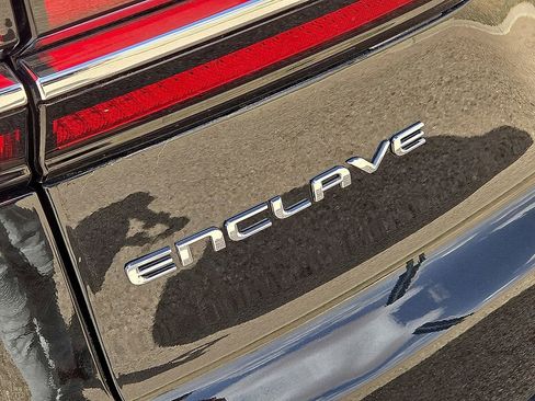 Used 2025 Buick Enclave Preferred image 11