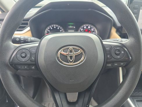 Used 2021 Toyota RAV4 XLE image 22
