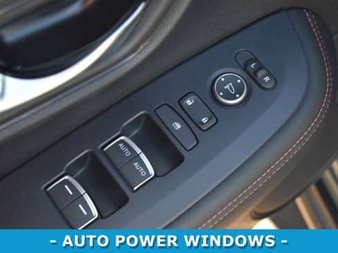 Certified 2025 Honda HR-V Sport image 7