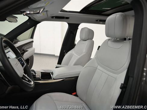 Used 2024 Land Rover Range Rover Sport SE image 16