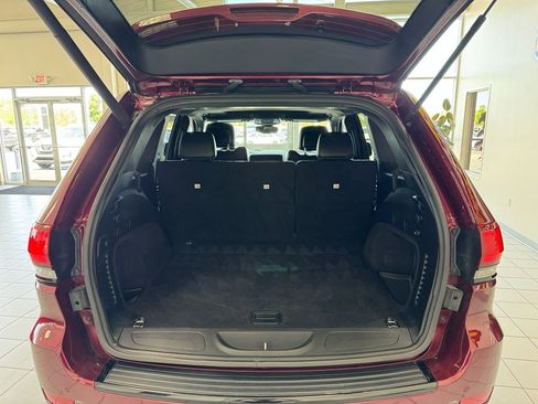 Used 2018 Jeep Grand Cherokee Altitude AWD/4WD image 52