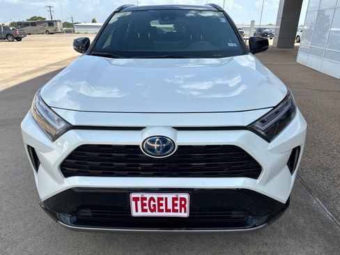 Used 2022 Toyota RAV4 XSE AWD/4WD image 2