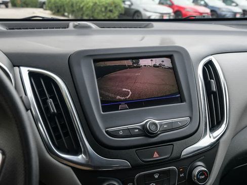 Used 2021 Chevrolet Equinox LT FWD image 22