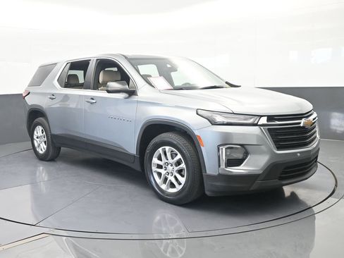 Used 2023 Chevrolet Traverse LS FWD image 8