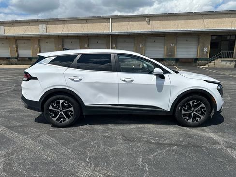 Certified 2023 Kia Sportage EX FWD image 4
