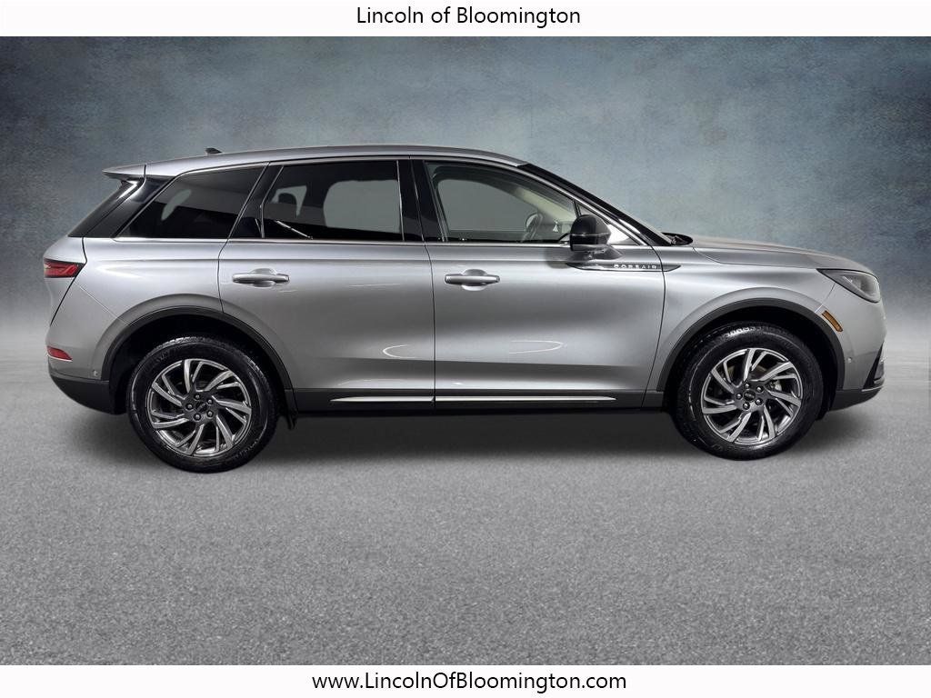 Used 2023 Lincoln Corsair AWD w/ Equipment Group 102A image 9