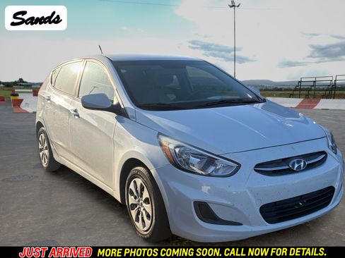 Used 2017 Hyundai Accent SE FWD image 1