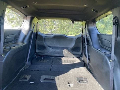 Used 2025 Chrysler Pacifica Limited FWD image 25