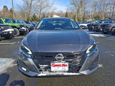 Used 2024 Nissan Altima 2.5 SV image 8
