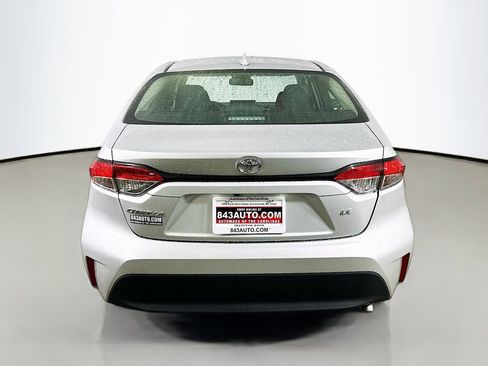 Used 2025 Toyota Corolla LE image 6