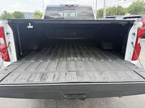 Used 2022 Chevrolet Silverado 2500 High Country w/ Technology Package AWD/4WD image 33