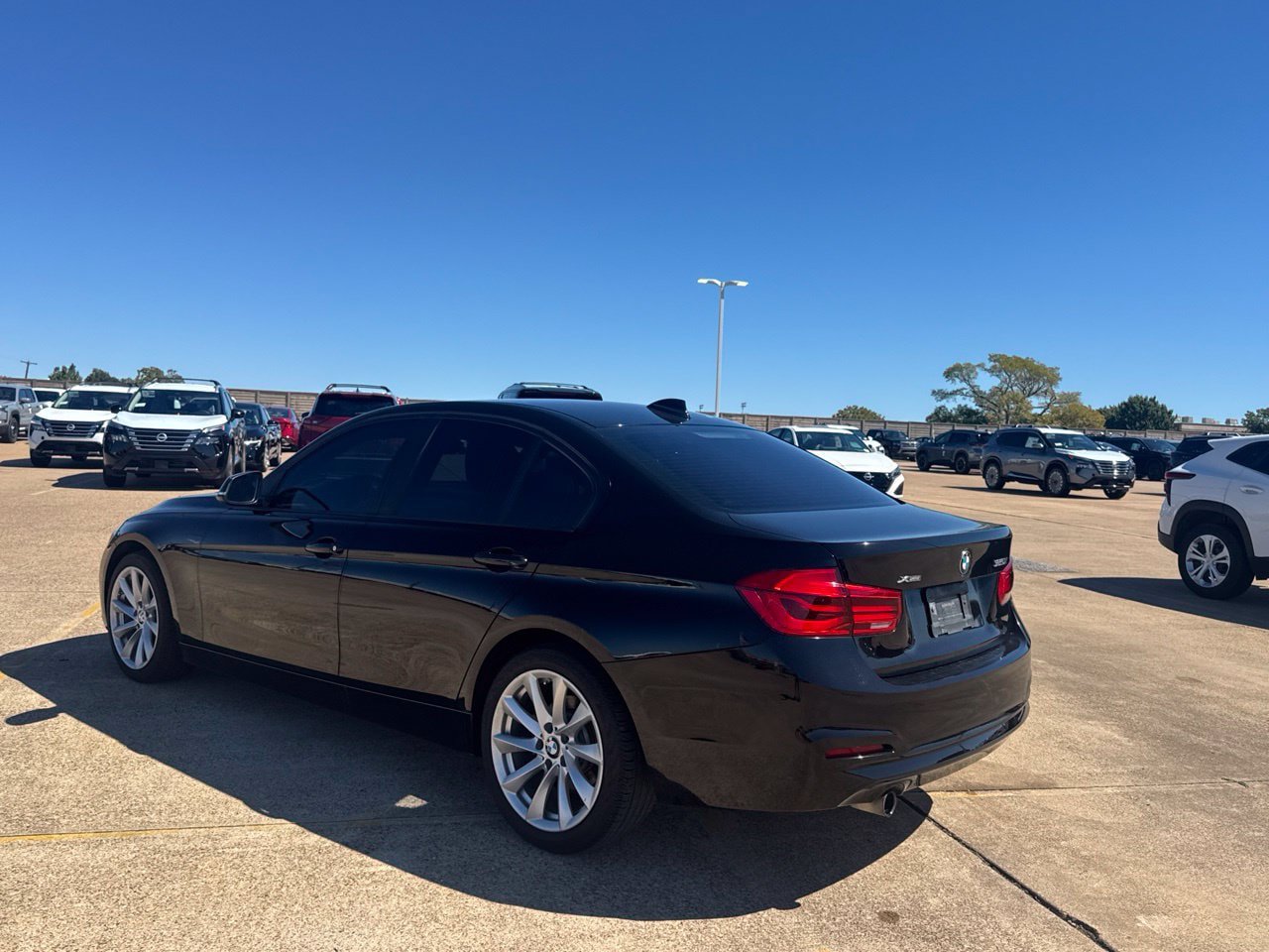Used 2018 BMW 320i xDrive Sedan AWD/4WD image 18