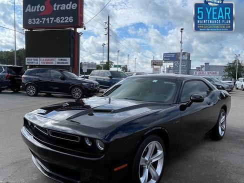 Used 2016 Dodge Challenger SXT w/ Super Sport Group (SS/T) RWD image 1