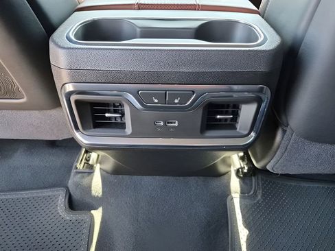 Certified 2025 GMC Sierra 2500 Denali Ultimate image 21