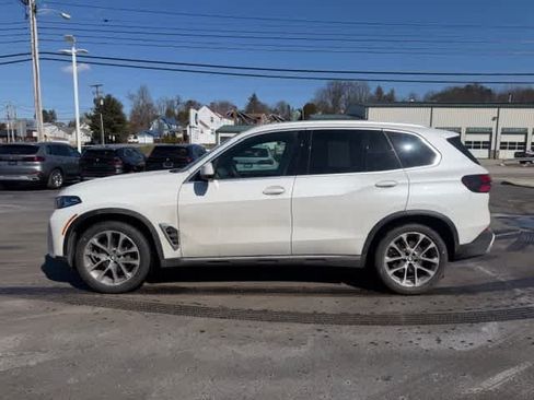 Certified 2024 BMW X5 xDrive40i w/ Premium Package AWD/4WD image 4