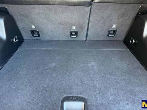 Used 2021 Jeep Cherokee Latitude Lux FWD image 18