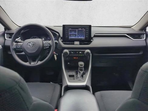 Used 2021 Toyota RAV4 LE image 22