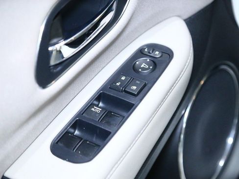 Used 2018 Honda HR-V EX image 16