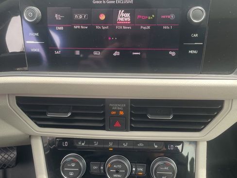 Used 2019 Volkswagen Jetta SEL FWD image 21