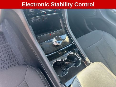 Used 2023 Jeep Grand Cherokee Laredo image 20