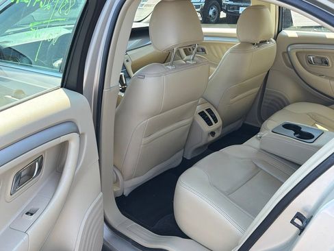Used 2018 Ford Taurus SEL w/ Equipment Group 201A FWD image 18