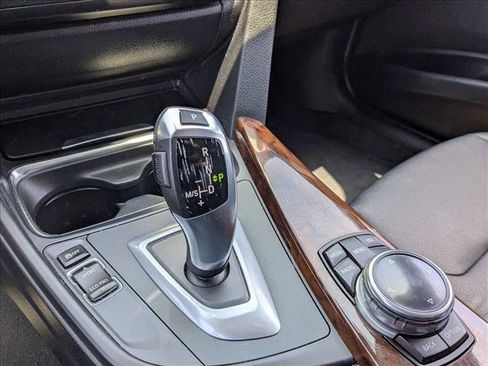 Used 2014 BMW 320i Sedan RWD image 11