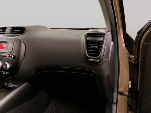 Used 2016 Kia Soul FWD image 15