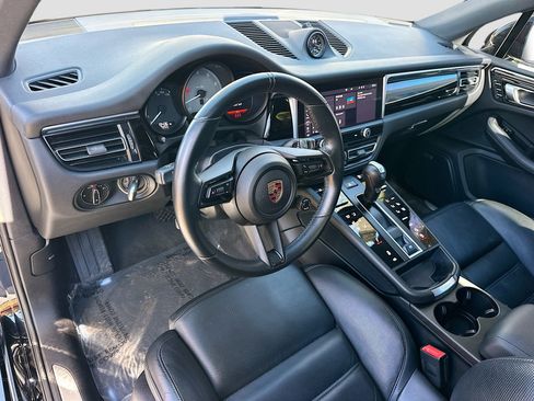 Used 2024 Porsche Macan S AWD/4WD image 9