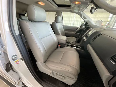 Used 2021 Toyota Sequoia Limited AWD/4WD image 25