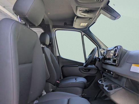 New 2026 Mercedes-Benz Sprinter 2500 image 3