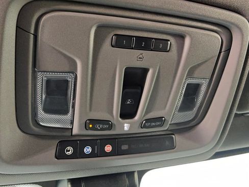 Used 2021 Chevrolet Silverado 2500 LTZ w/ LTZ Convenience Package AWD/4WD image 11
