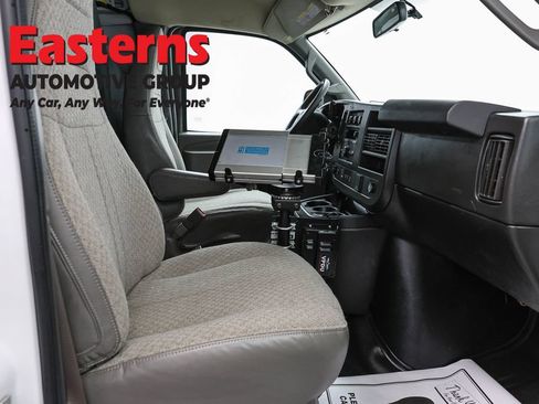 Used 2021 Chevrolet Express 2500 RWD image 20