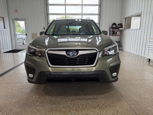 Used 2021 Subaru Forester Premium AWD/4WD image 8