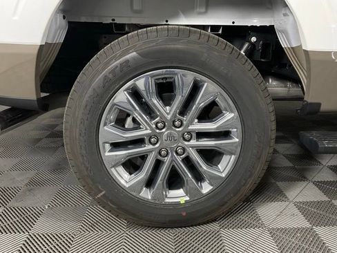 New 2025 Ford F150 King Ranch w/ FX4 Off-Road Package image 10