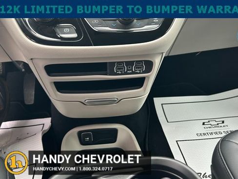 Used 2024 Chrysler Pacifica Touring-L image 32