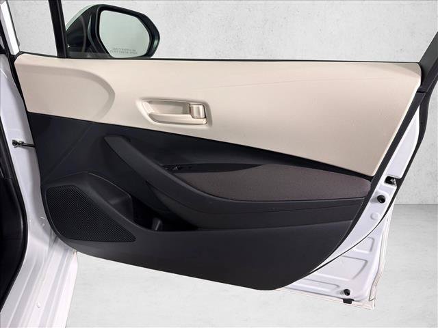 Used 2025 Toyota Corolla LE FWD image 14