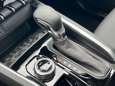 New 2026 GMC Canyon Elevation w/ Convenience Package image 17