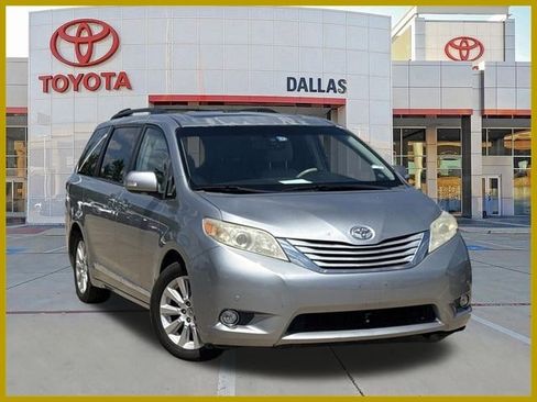 Used 2013 Toyota Sienna Limited w/ Premium Pkg FWD image 1