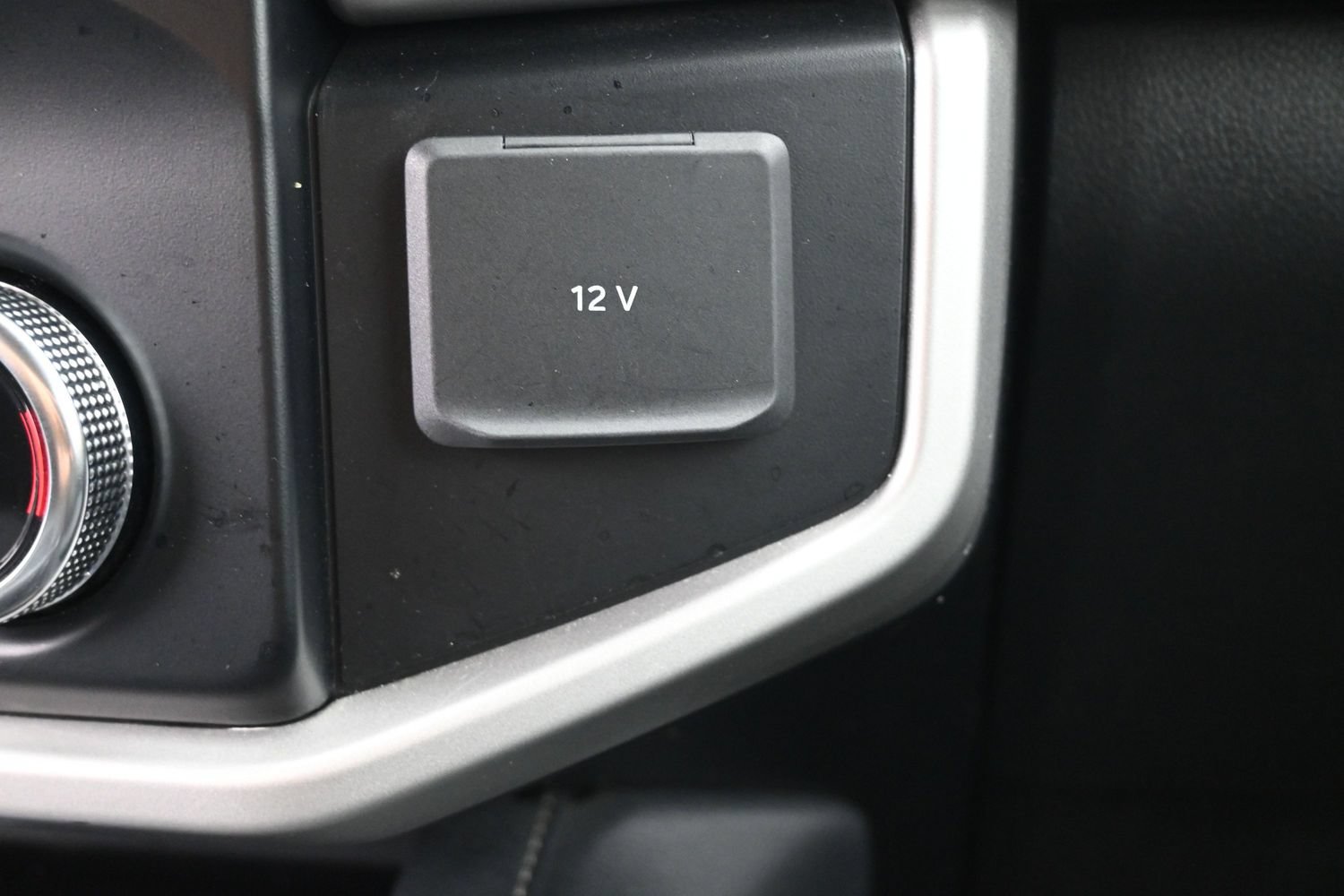 Used 2024 Ford Expedition Max XLT AWD/4WD image 3