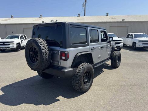 Used 2018 Jeep Wrangler Unlimited Sport S image 11