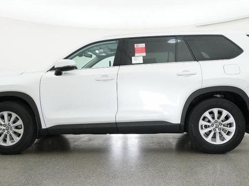 New 2026 Toyota Grand Highlander FWD image 19