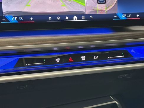 Certified 2023 BMW i7 xDrive60 w/ Executive Package 2 AWD/4WD image 25