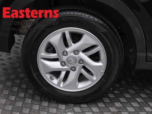 Used 2025 Hyundai Venue SE image 30