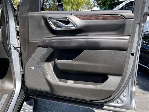 Used 2021 Chevrolet Tahoe Z71 w/ Z71 Off-Road Package image 23