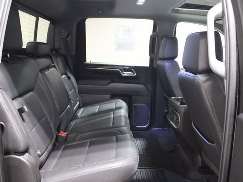 Used 2024 Chevrolet Silverado 2500 LTZ w/ LTZ Convenience Package image 31